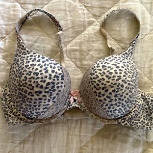 Victoria’s Secret leopard bra